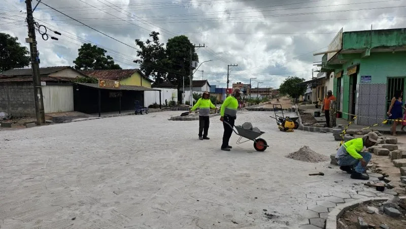 Prefeitura dá início à pavimentação da Avenida Rio Mucuri no bairro Triângulo Leal em Itabatã