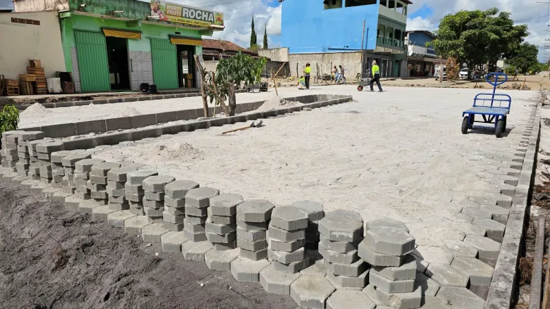 Prefeitura dá início à pavimentação da Avenida Rio Mucuri no bairro Triângulo Leal em Itabatã