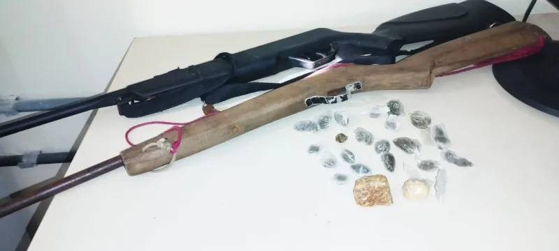 Homem é preso com armas e drogas no interior de Belmonte