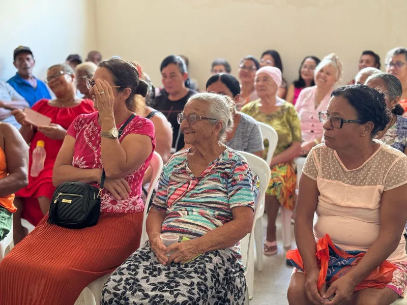 Prefeitura de Medeiros Neto recebe o grupo de convivência da terceira idade ‘Vida Feliz’ no CRAS