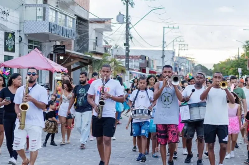 Axé, alegria e grandes shows: O carnaval de Prado 2025 chegou com tudo!