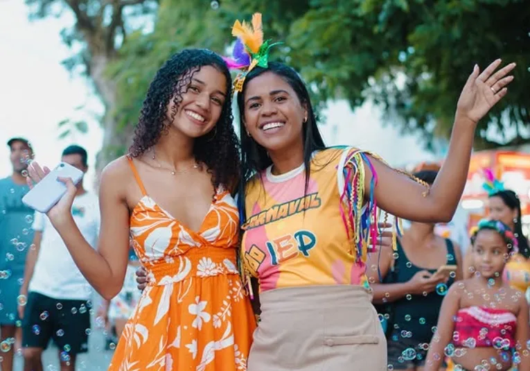 Axé, alegria e grandes shows: O carnaval de Prado 2025 chegou com tudo!