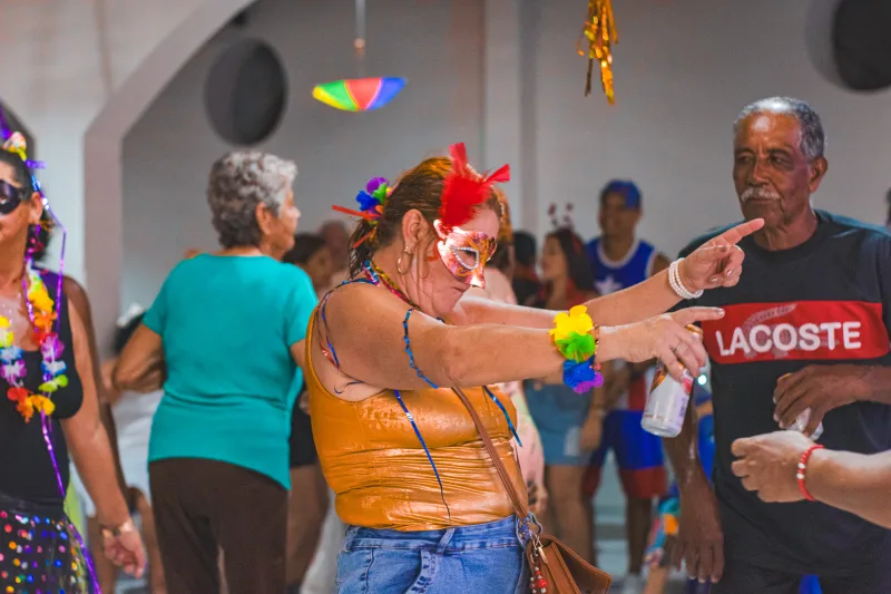 Carnaval de Alcobaça 2025 já está rolando! Abertura oficial agita a cidade com muita alegria