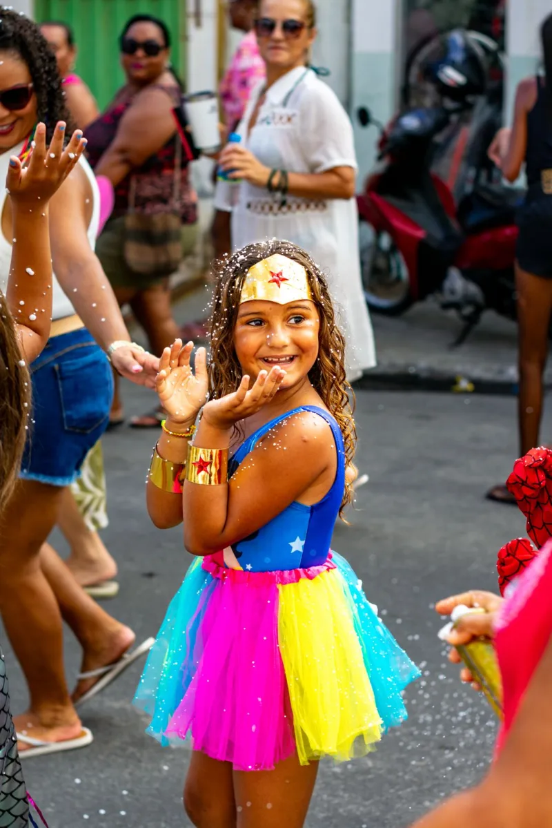 Primeiro arrastão do carnaval de Alcobaça agita foliões na Orla da Praia