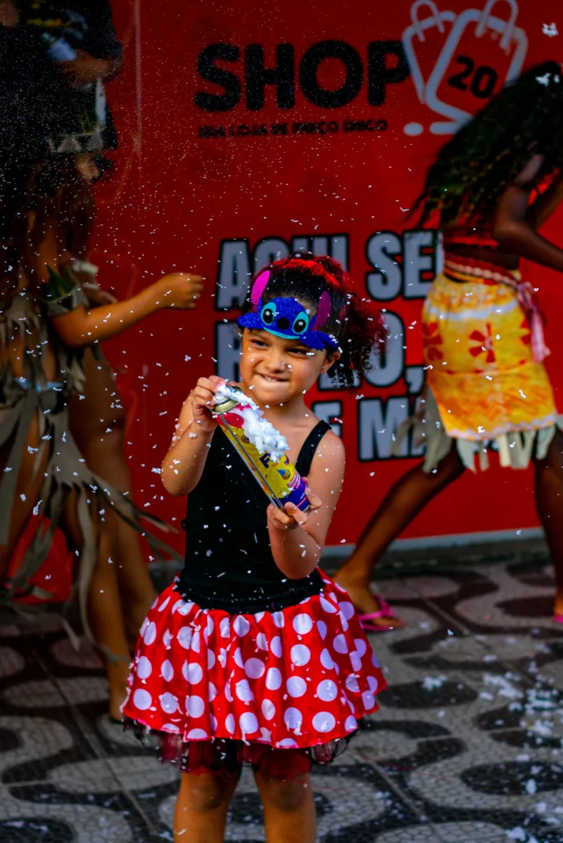 Primeiro arrastão do carnaval de Alcobaça agita foliões na Orla da Praia