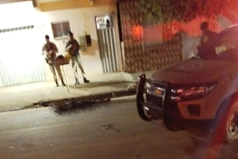 Homem é morto a tiros em via pública no bairro Juca Rosa, em Eunápolis