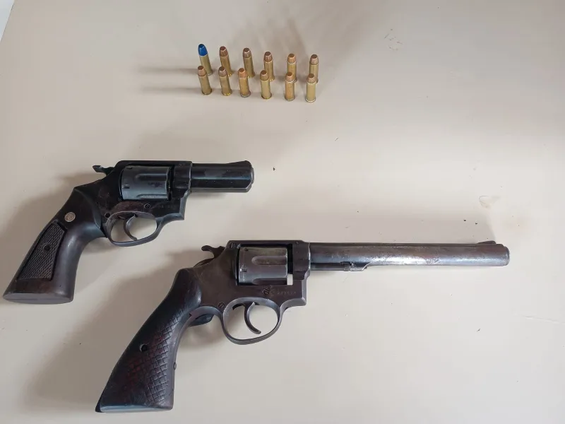 Dois homens são presos com armas de fogo em abordagem na BA-001, em Prado 