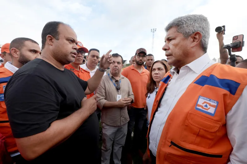 Jerônimo vistoria áreas afetadas pelas fortes chuvas em Santo Amaro, entrega kits humanitários e reforça apoio às famílias atingidas
