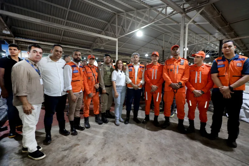 Jerônimo vistoria áreas afetadas pelas fortes chuvas em Santo Amaro, entrega kits humanitários e reforça apoio às famílias atingidas