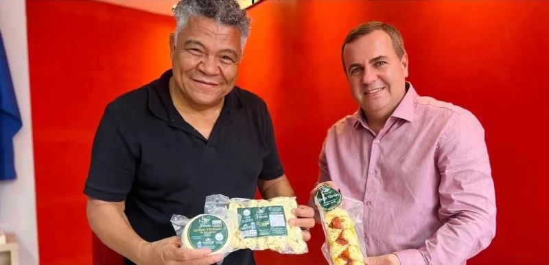 Prefeito Tonzinho busca investimentos para Lajedão em reunião com o deputado Valmir Assunção
