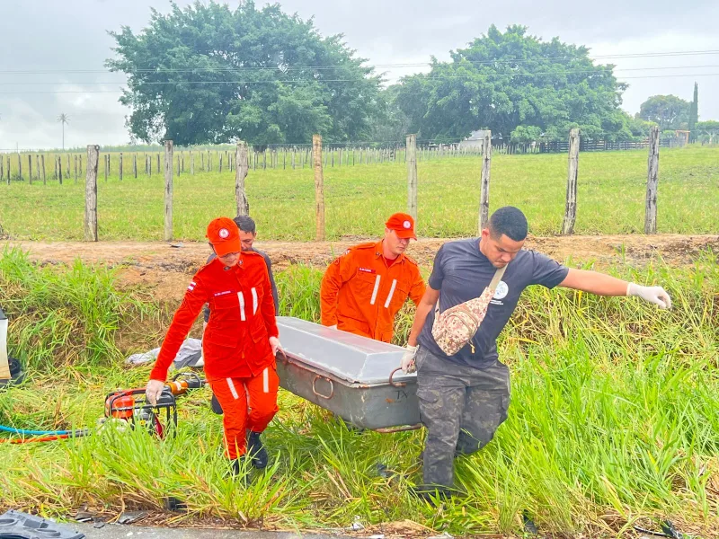 Grave acidente na BA-290 deixa três mortos e três feridos em colisão frontal em Teixeira de Freitas