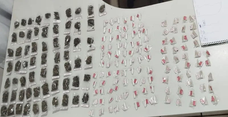 Dois infivíduos são presos com drogas em Posto da Mata