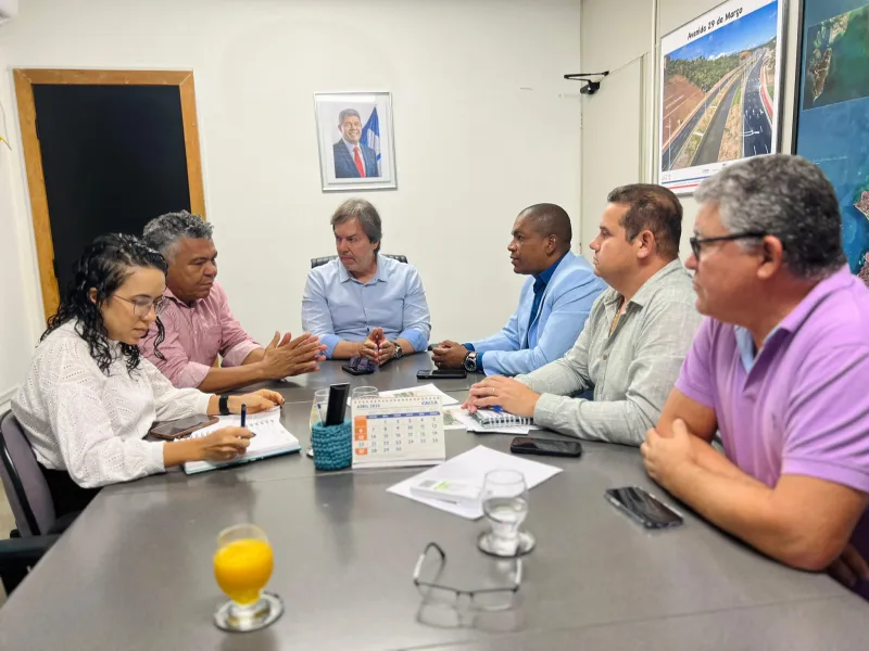 Em Salvador, prefeito Gilvan Produções solicita pavimentações e finaliza detalhes da nova rodoviária de Prado