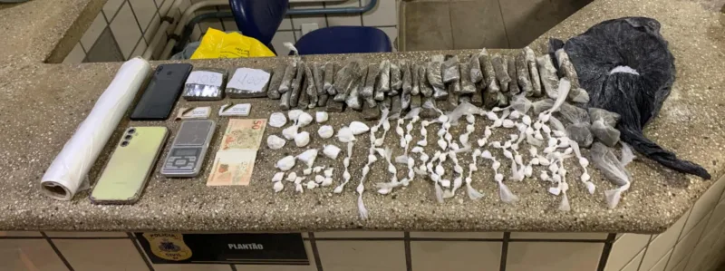 PM apreende adolescentes com mais de 1 kg de drogas em Itamaraju