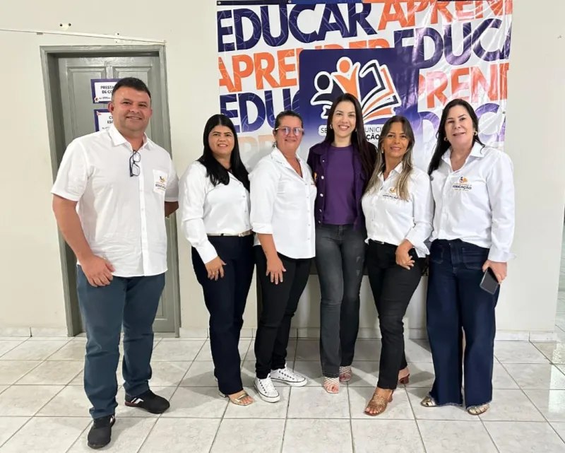 Educação de Medeiros Neto recebe visita técnica de servidores do município de Serra dos Aimorés (MG)
