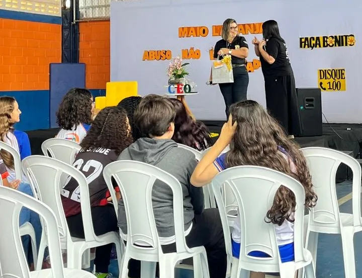 DEAM realiza palestra sobre combate ao abuso infantil em escola de Teixeira de Freitas