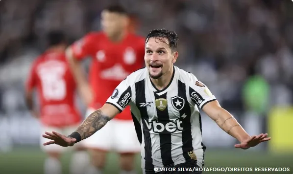 Artur marca golaço e Botafogo vence Estudiantes na Libertadores