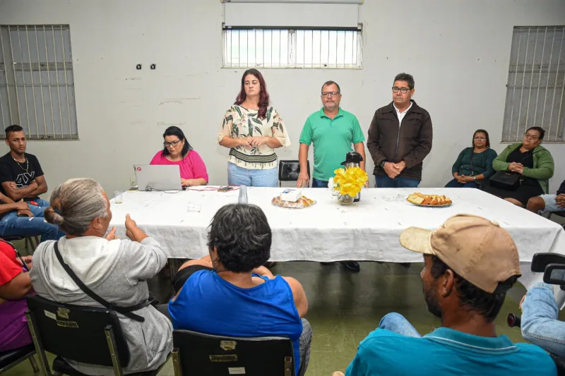 Prefeitura de Teixeira de Freitas realizou reunião com feirantes para ouvir demandas e buscar melhorias nas feiras livres