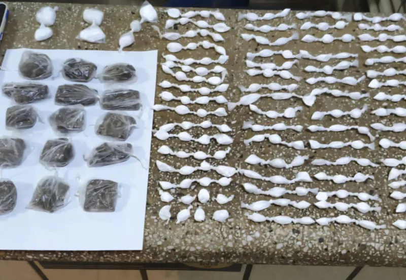 Homem é preso e menor apreendido por tráfico de drogas em Itamaraju