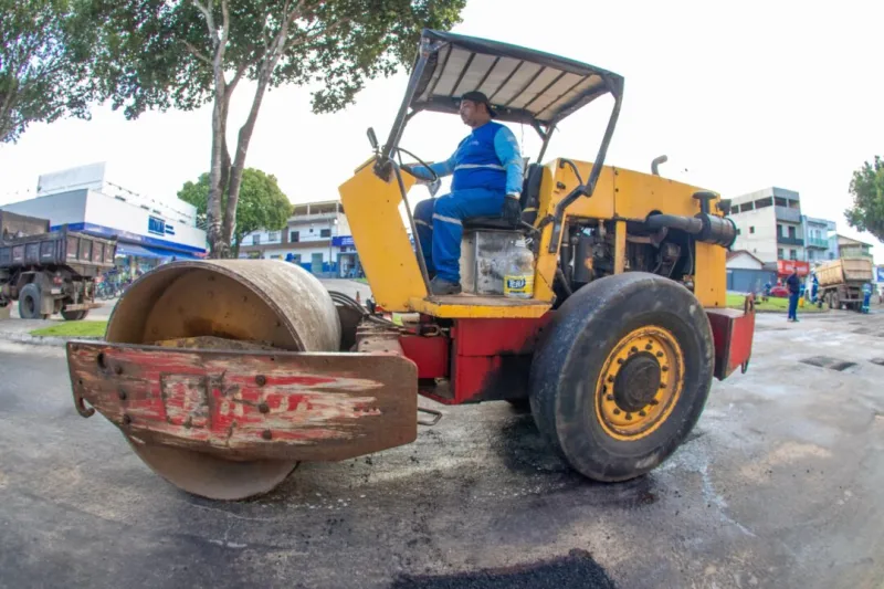 Prefeitura de Teixeira de Freitas intensifica Operação Tapa-Buraco em diversos pontos da cidade