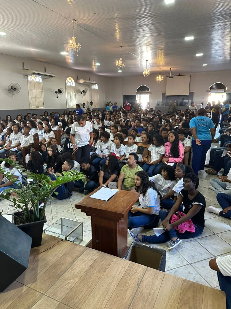 Nova Viçosa promove campanha contra abuso infantil durante o Maio Laranja em escolas do município