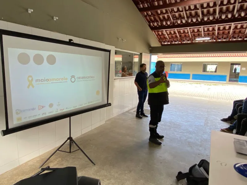 Maio Amarelo mobiliza escolas de Itamaraju por um trânsito mais seguro