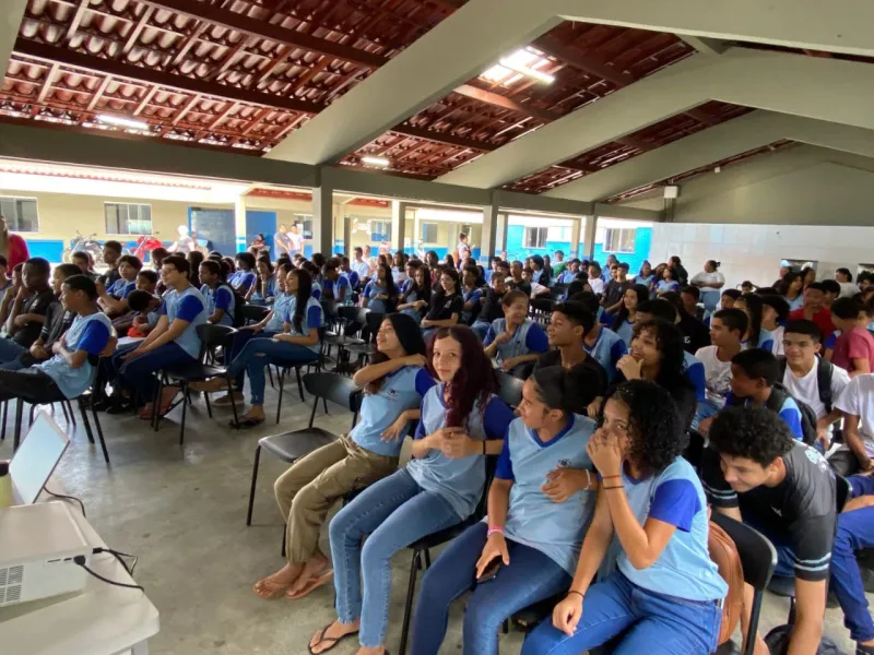 Maio Amarelo mobiliza escolas de Itamaraju por um trânsito mais seguro