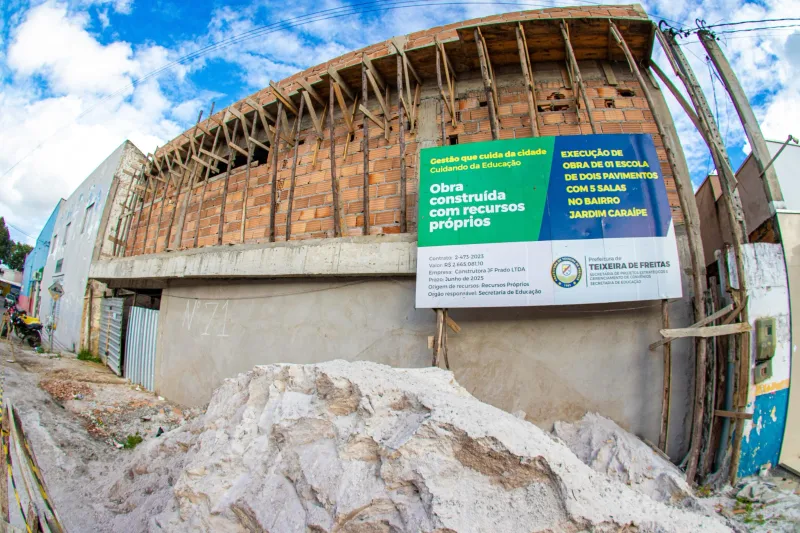 Educação ganha reforço! Obra da Escola Jardim Caraípe avança em Teixeira de Freitas