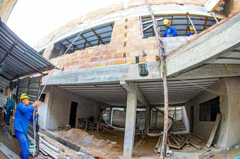 Educação ganha reforço! Obra da Escola Jardim Caraípe avança em Teixeira de Freitas