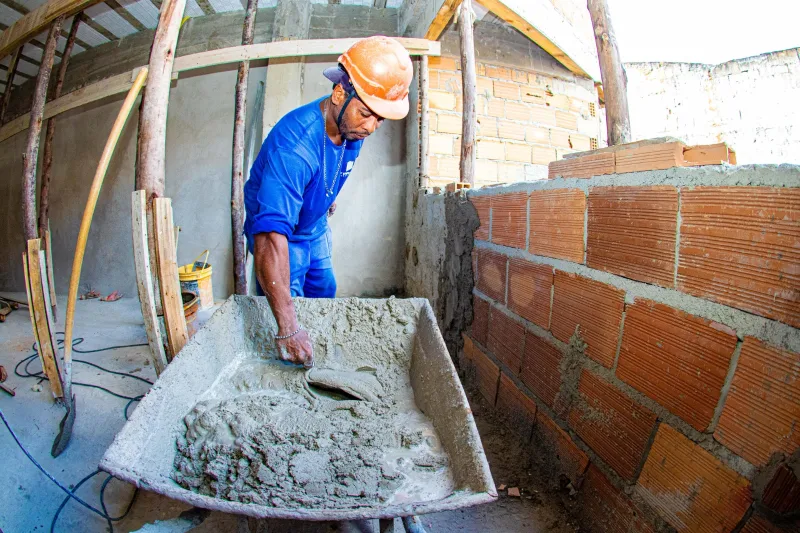 Educação ganha reforço! Obra da Escola Jardim Caraípe avança em Teixeira de Freitas