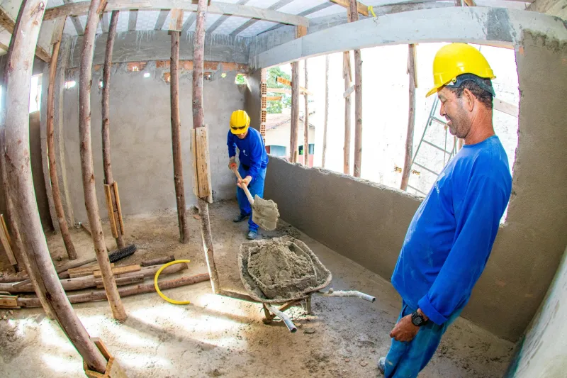 Educação ganha reforço! Obra da Escola Jardim Caraípe avança em Teixeira de Freitas