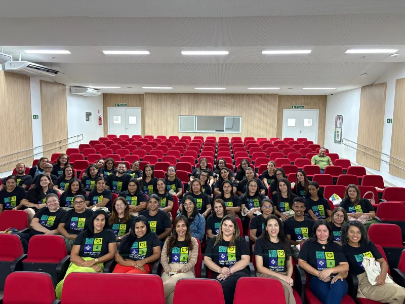 Educação de Medeiros Neto lança o Programa Financinhas nas Escolas em parceria com o Sicoob Credinorte