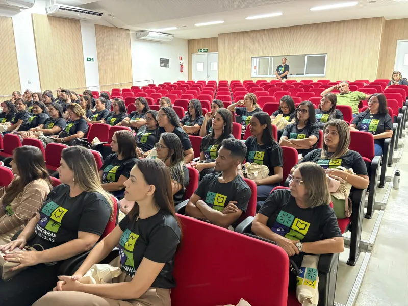 Educação de Medeiros Neto lança o Programa Financinhas nas Escolas em parceria com o Sicoob Credinorte