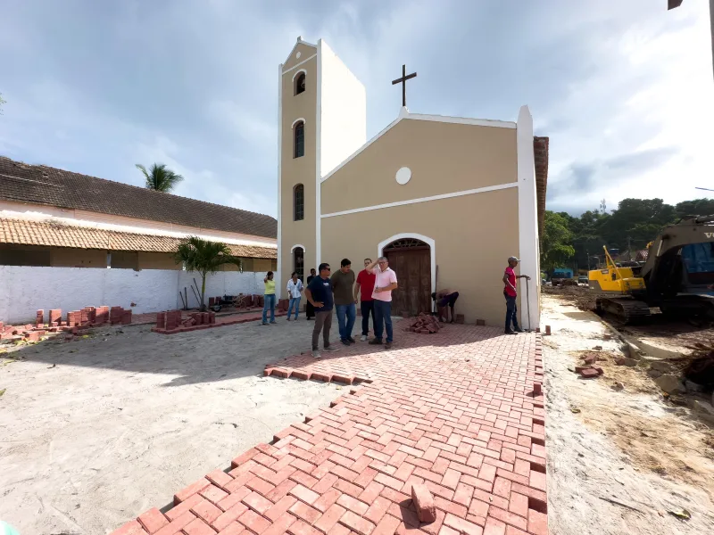 Prefeitura de Prado inicia obras da nova praça da Igreja Matriz de Cumuruxatiba
