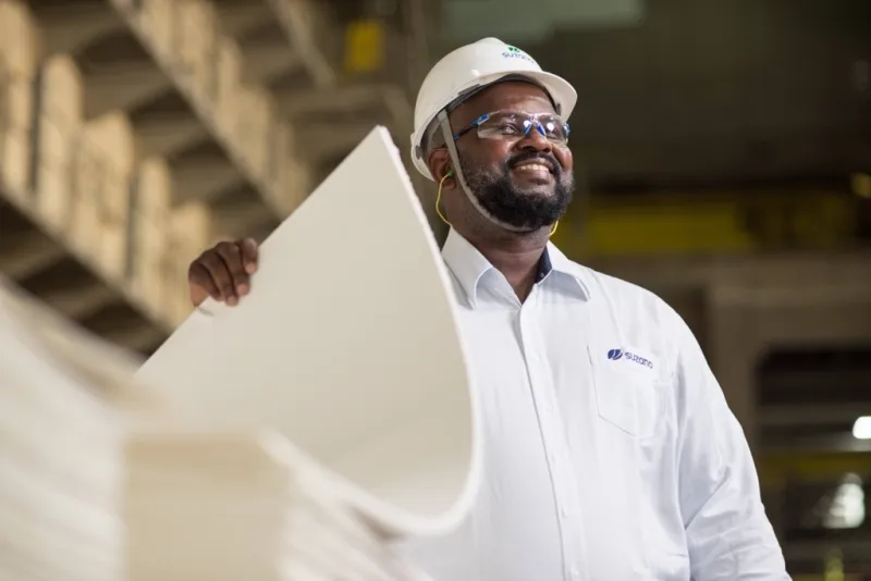 Suzano celebra o Dia da Indústria destacando a versatilidade da celulose