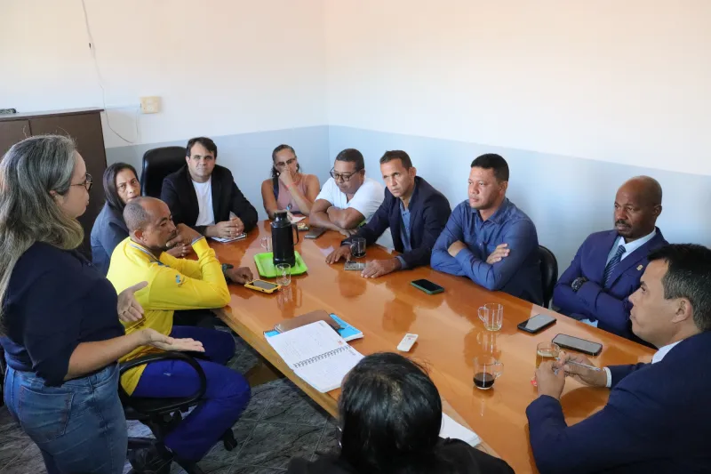 Vereadores de Alcobaça se reúnem com representantes da educação e com o prefeito para discutir melhorias na rede municipal de ensino
