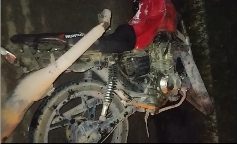 Motociclista morre em grave colisão entre moto e caminhonete na BR-101, em Itabela