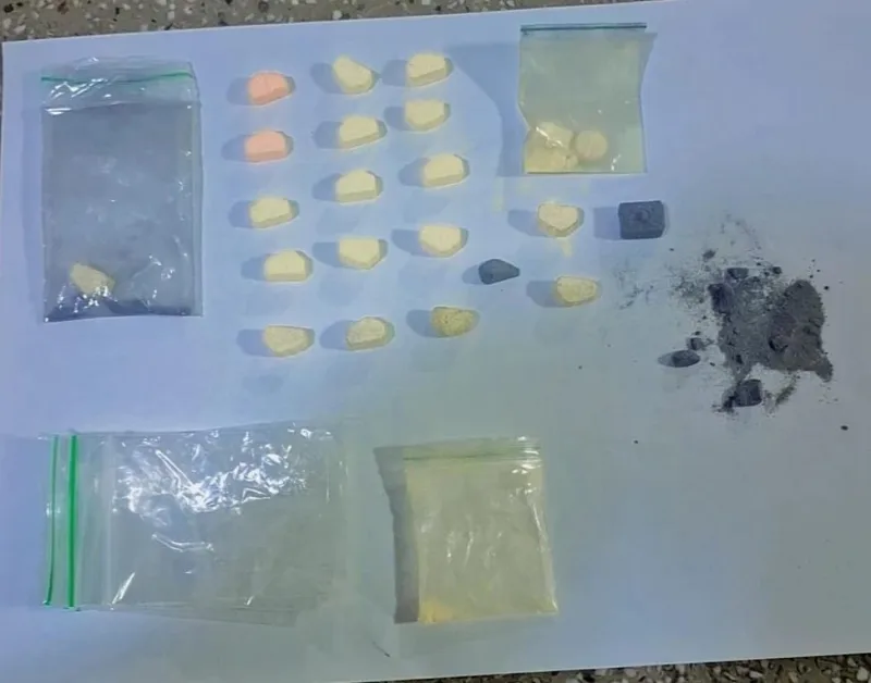 Polícia Militar prende suspeitos com cocaína, crack e LSD em Teixeira de Freitas