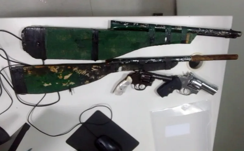 Ação integrada combate crime em Eunápolis com apreensão de armas e documentos falsos
