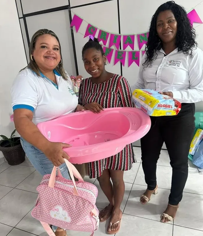 Cuidado e acolhimento: Gestantes recebem kits maternidade em ação da Assistência Social de Ibirapuã