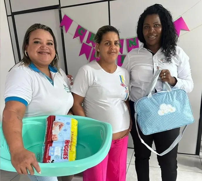 Cuidado e acolhimento: Gestantes recebem kits maternidade em ação da Assistência Social de Ibirapuã