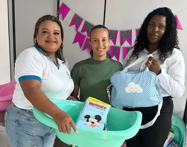 Cuidado e acolhimento: Gestantes recebem kits maternidade em ação da Assistência Social de Ibirapuã