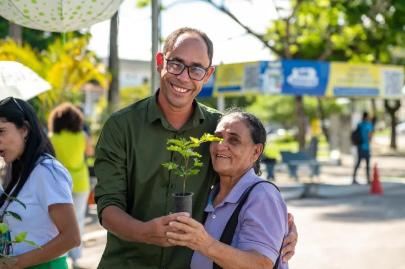Prefeitura de Teixeira de Freitas inicia Mês do Meio Ambiente com drive thru de mudas nativas da Mata Atlântica; confira programação