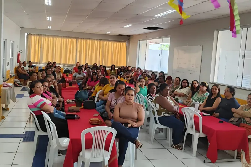 Formação de Merendeiras reforça compromisso da Prefeitura com a qualidade da alimentação escolar em Teixeira de Freitas