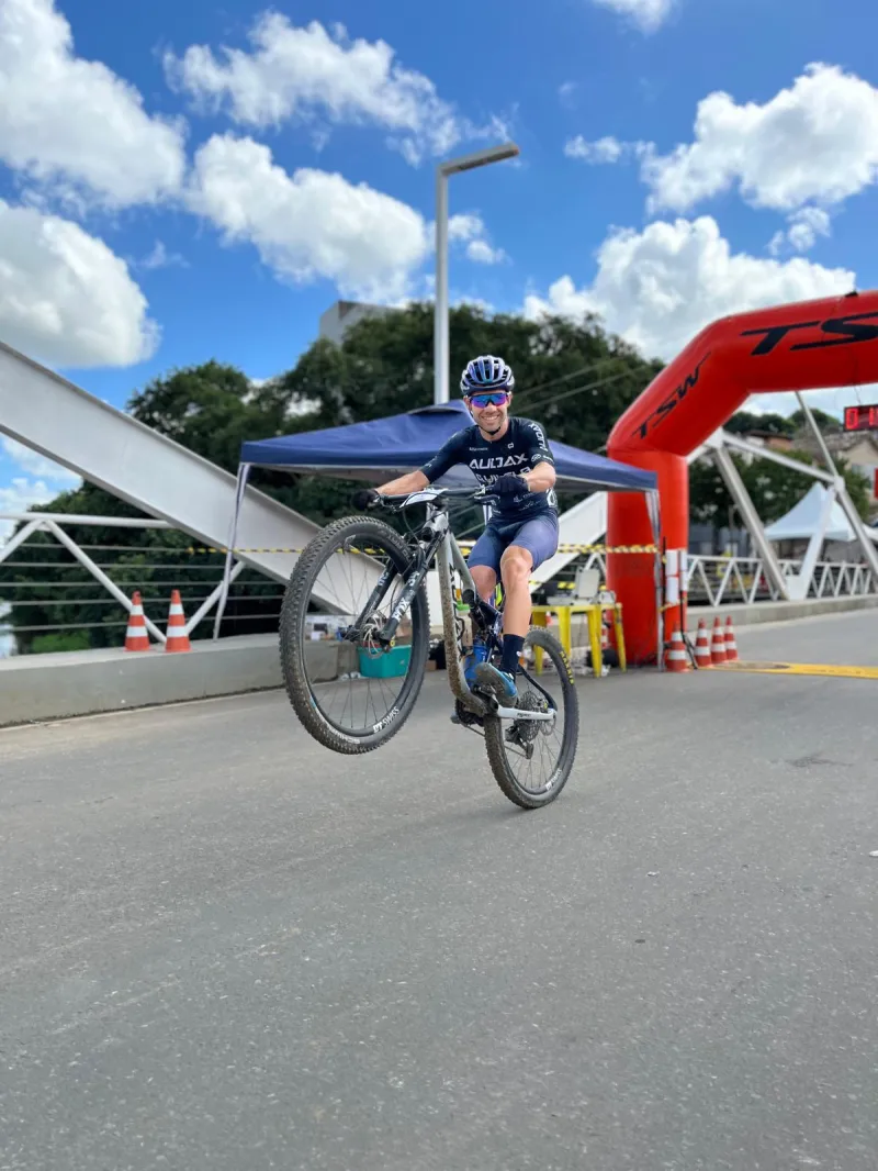 Prefeitura de Medeiros Neto e Kalangos do pedal realizam o 1º MTB com grande sucesso