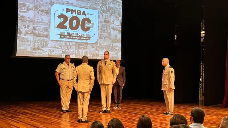 PM realiza Cerimônia de Aposição de Luvas dos Oficiais recém promovidos e solenidade de transmissão do cargo de Comandante do  8° Batalhão