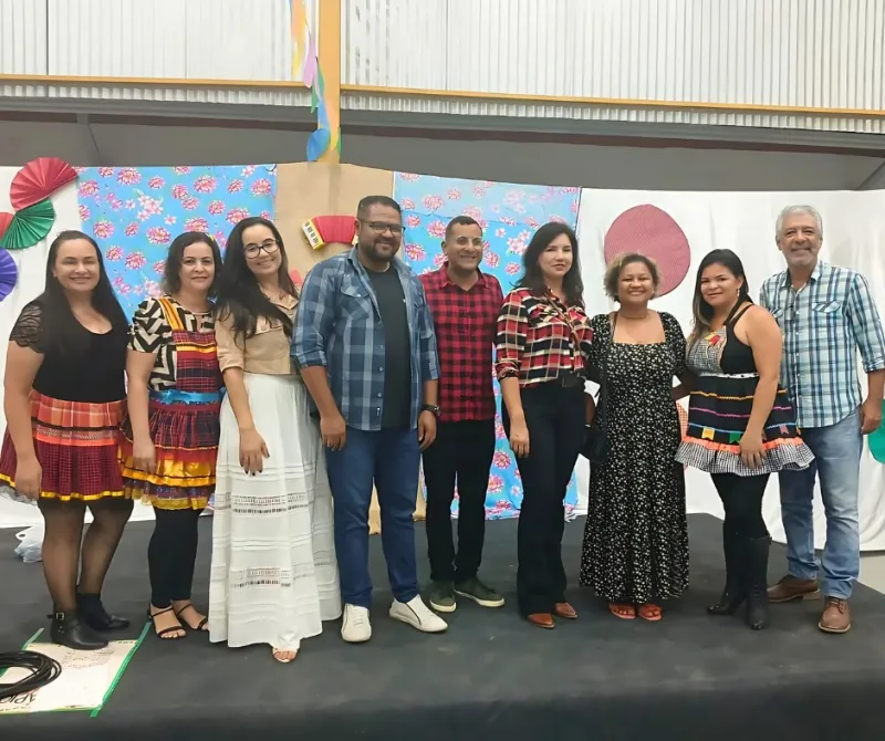 Escolas de Teixeira de Freitas celebram a cultura nordestina em festas juninas animadas