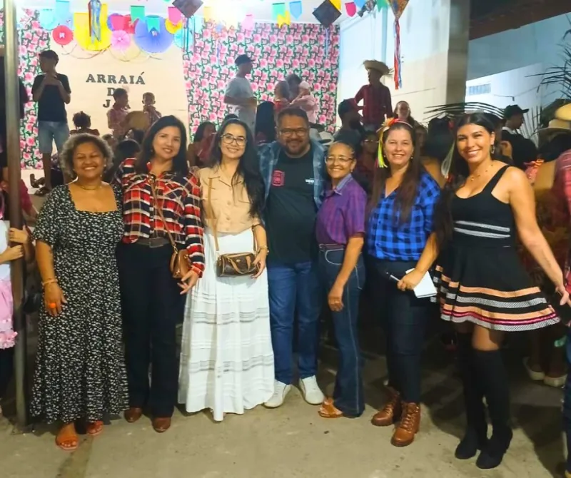 Escolas de Teixeira de Freitas celebram a cultura nordestina em festas juninas animadas
