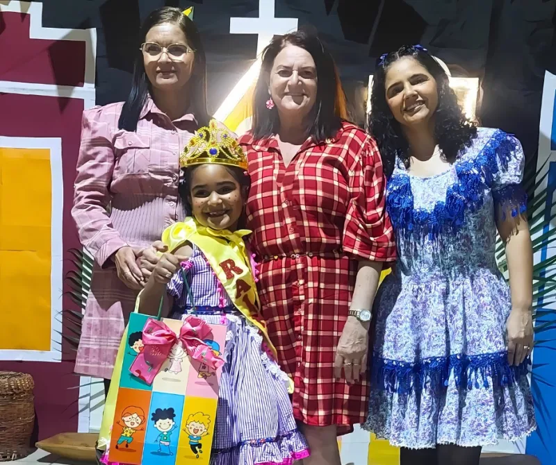 Escolas de Teixeira de Freitas celebram a cultura nordestina em festas juninas animadas