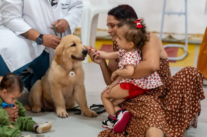PET Terapia leva carinho, estímulo e bem-estar aos pacientes do CER IV em Teixeira de Freitas